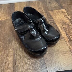 Dansko Black Patent Leather Professional Clogs Size 38